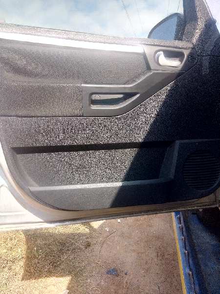 GUARNECIDO PUERTA DELANTERA IZQUIERDA