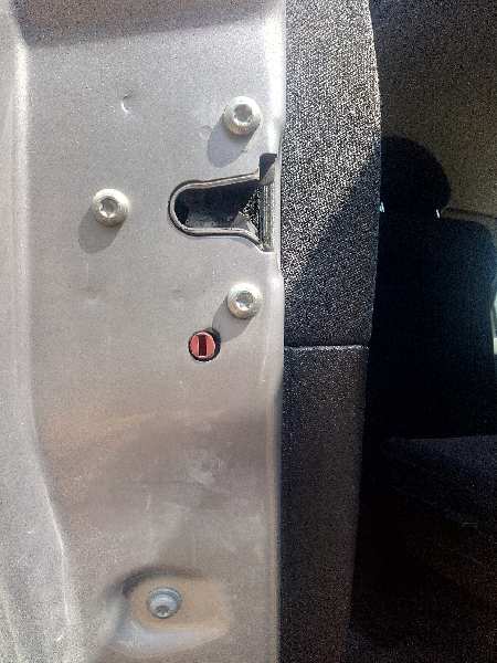 CERRADURA PUERTA TRASERA IZQUIERDA 