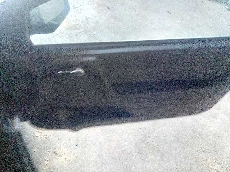 GUARNECIDO PUERTA DELANTERA DERECHA