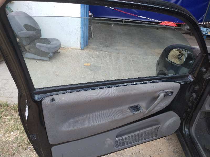 ELEVALUNAS DELANTERO IZQUIERDO