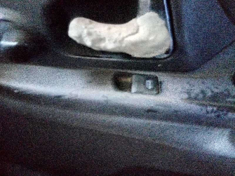 ELEVALUNAS DELANTERO DERECHO