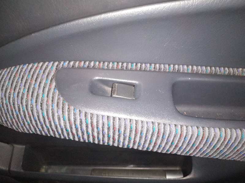 ELEVALUNAS DELANTERO DERECHO