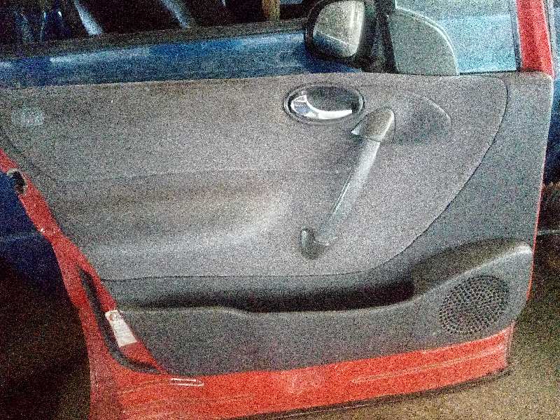 GUARNECIDO PUERTA DELANTERA IZQUIERDA