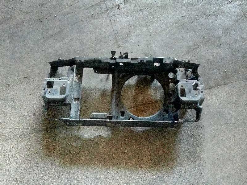 CALANDRA DELANTERA DE RADIADOR VOLKSWAGEN POLO CLASSIC (6V2)