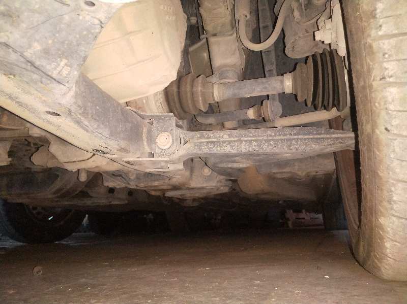 BRAZO SUSPENSION INFERIOR DELANTERO IZQUIERDO