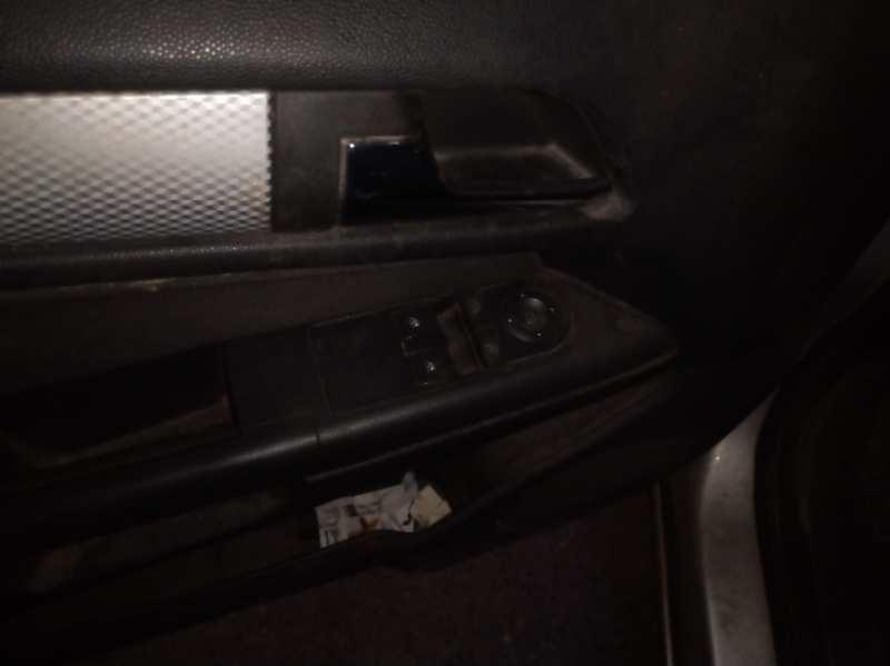 MANDO ELEVALUNAS DELANTERO IZQUIERDO 