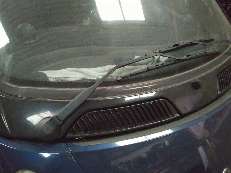 BRAZO LIMPIA DELANTERO DERECHO