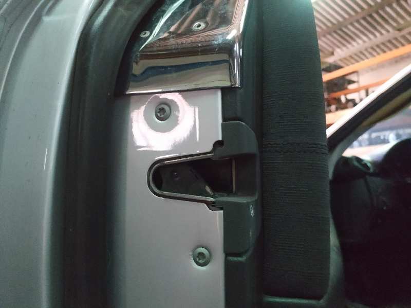 CERRADURA PUERTA DELANTERA IZQUIERDA 