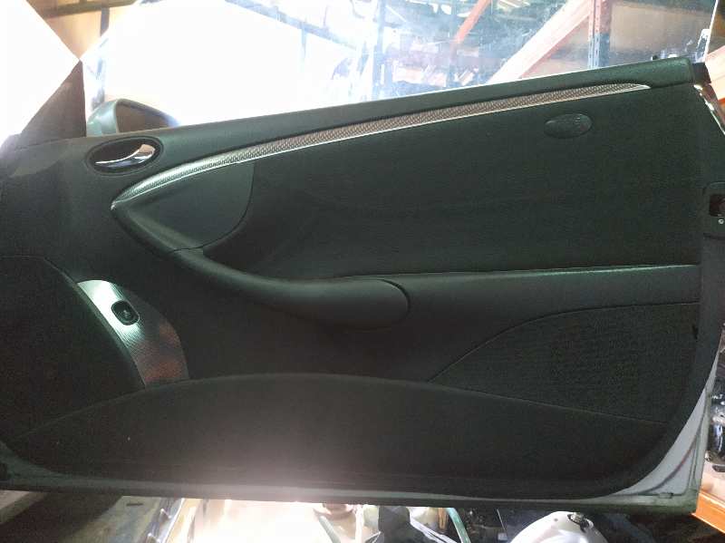 GUARNECIDO PUERTA DELANTERA DERECHA