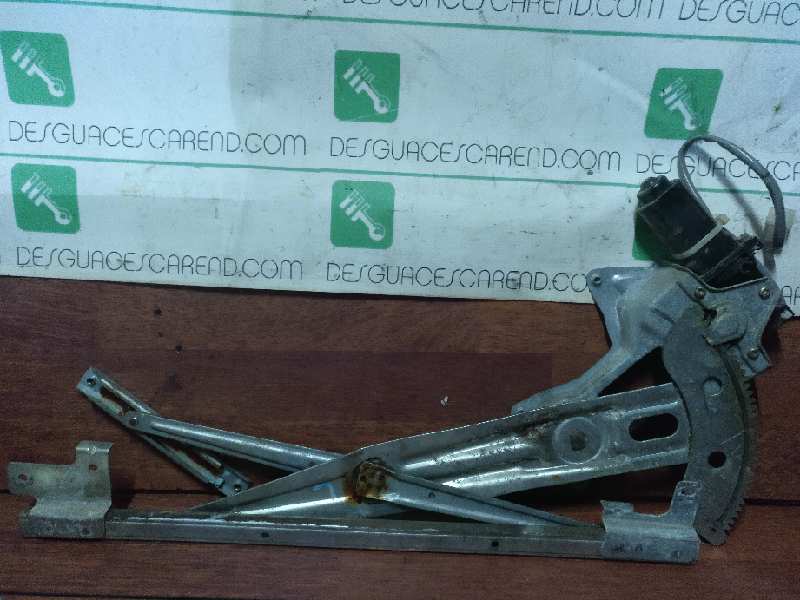 ELEVALUNAS DELANTERO DERECHO