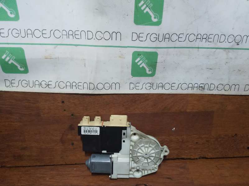 ELEVALUNAS DELANTERO DERECHO