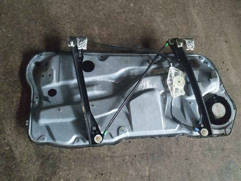 ELEVALUNAS DELANTERO DERECHO