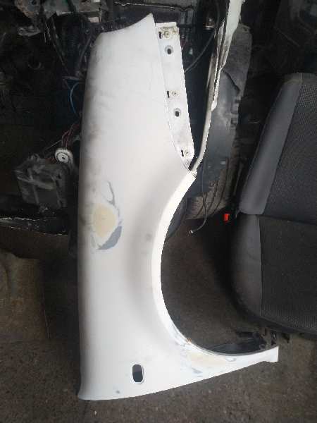 ALETA DELANTERA DERECHA