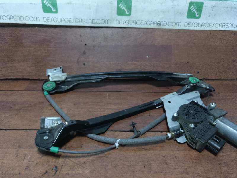 ELEVALUNAS DELANTERO IZQUIERDO