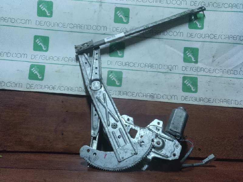 ELEVALUNAS DELANTERO DERECHO