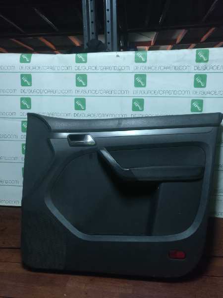 GUARNECIDO PUERTA DELANTERA DERECHA