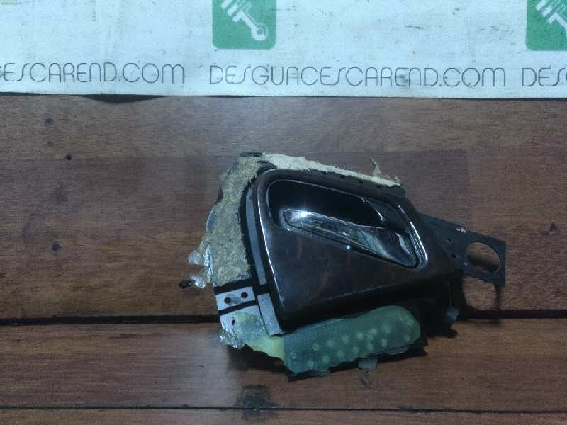 MANETA INTERIOR DELANTERA DERECHA