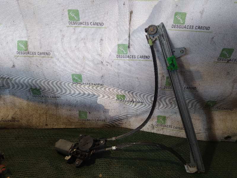 ELEVALUNAS DELANTERO IZQUIERDO