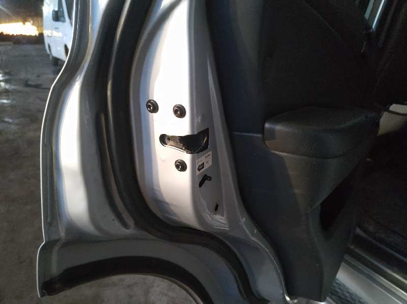 CERRADURA PUERTA TRASERA IZQUIERDA 