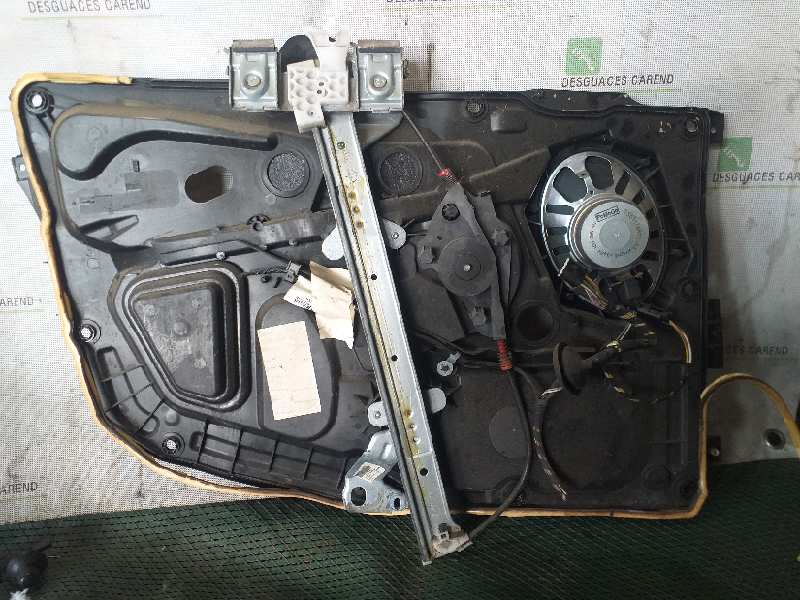 ELEVALUNAS DELANTERO DERECHO