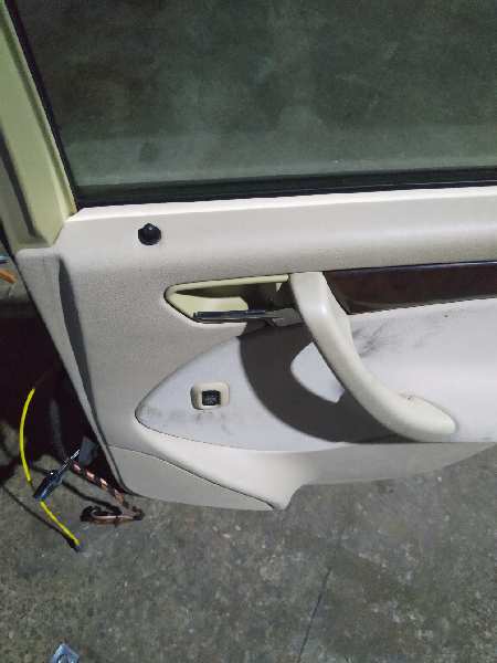 ELEVALUNAS TRASERO DERECHO