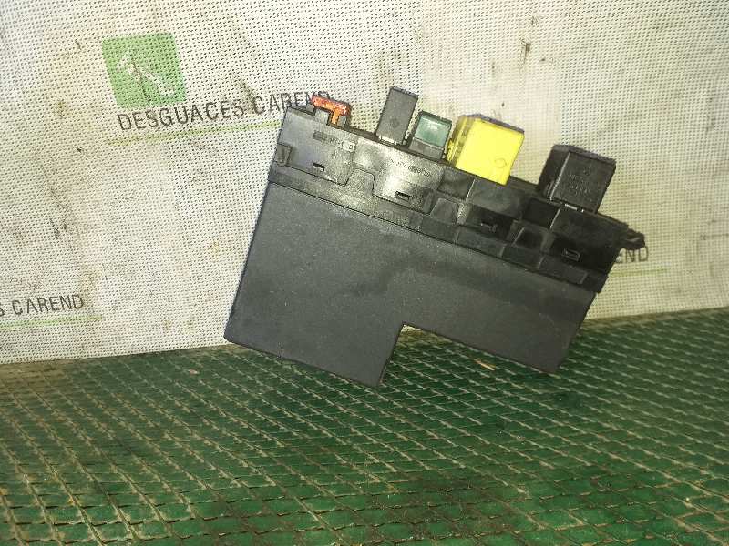 CAJA RELES / FUSIBLES