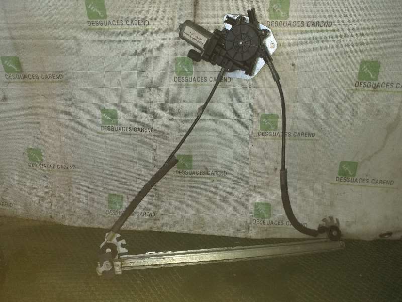 ELEVALUNAS DELANTERO IZQUIERDO