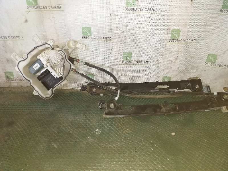 ELEVALUNAS DELANTERO IZQUIERDO