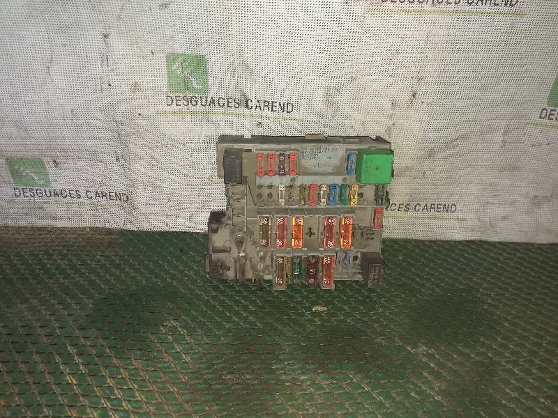 CAJA RELES / FUSIBLES