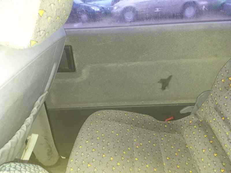 GUARNECIDO PUERTA TRASERA DERECHA