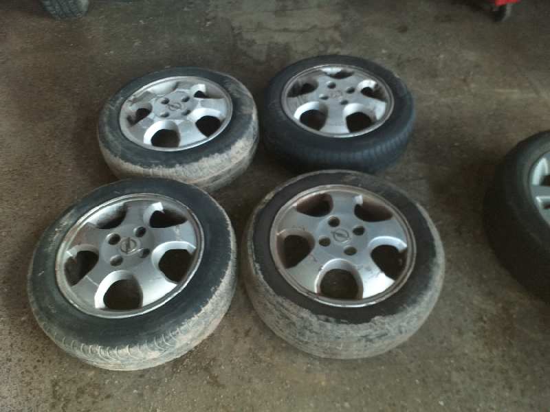165/ 65/R14  79T LLANTA OPEL CORSA B