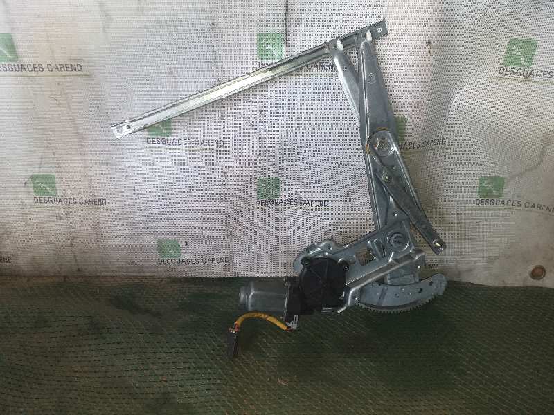 ELEVALUNAS DELANTERO DERECHO