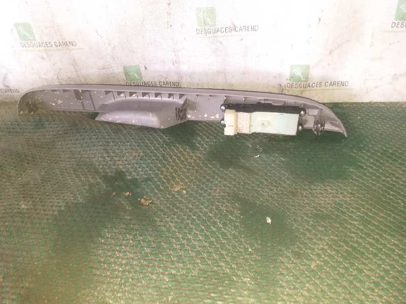 MANDO ELEVALUNAS DELANTERO IZQUIERDO 