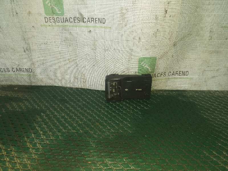 MANETA INTERIOR DELANTERA DERECHA