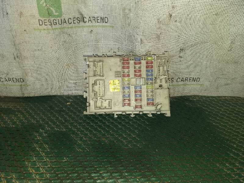 CAJA RELES / FUSIBLES