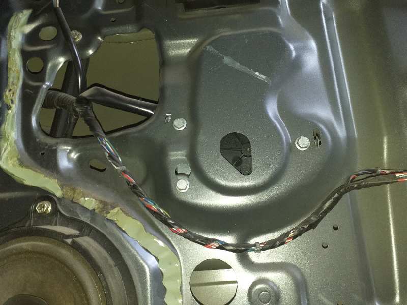 ELEVALUNAS DELANTERO DERECHO