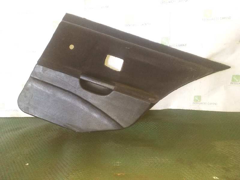 GUARNECIDO PUERTA TRASERA DERECHA