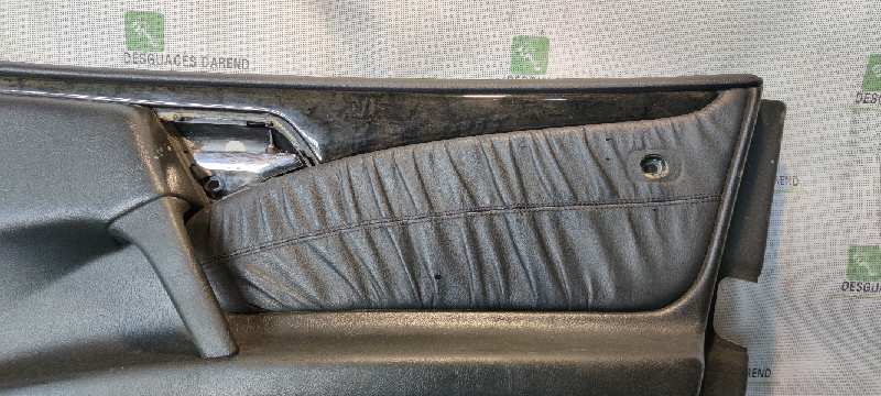 GUARNECIDO PUERTA DELANTERA DERECHA