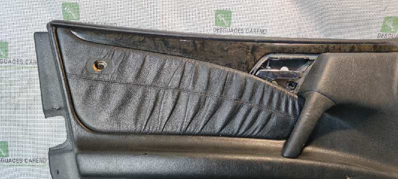 GUARNECIDO PUERTA DELANTERA DERECHA