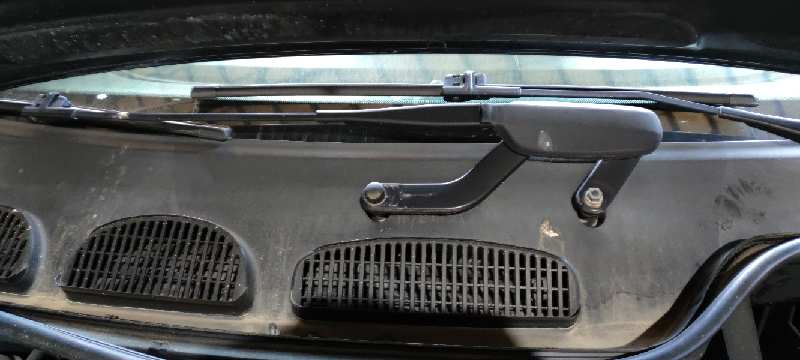 BRAZO LIMPIA DELANTERO DERECHO