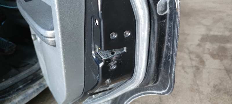 CERRADURA PUERTA TRASERA DERECHA 