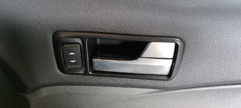 MANETA INTERIOR DELANTERA DERECHA