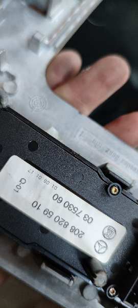 MANDO ELEVALUNAS DELANTERO IZQUIERDO 