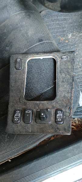 MANDO ELEVALUNAS DELANTERO IZQUIERDO 