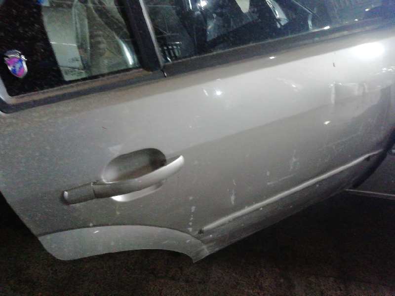 PUERTA TRASERA DERECHA