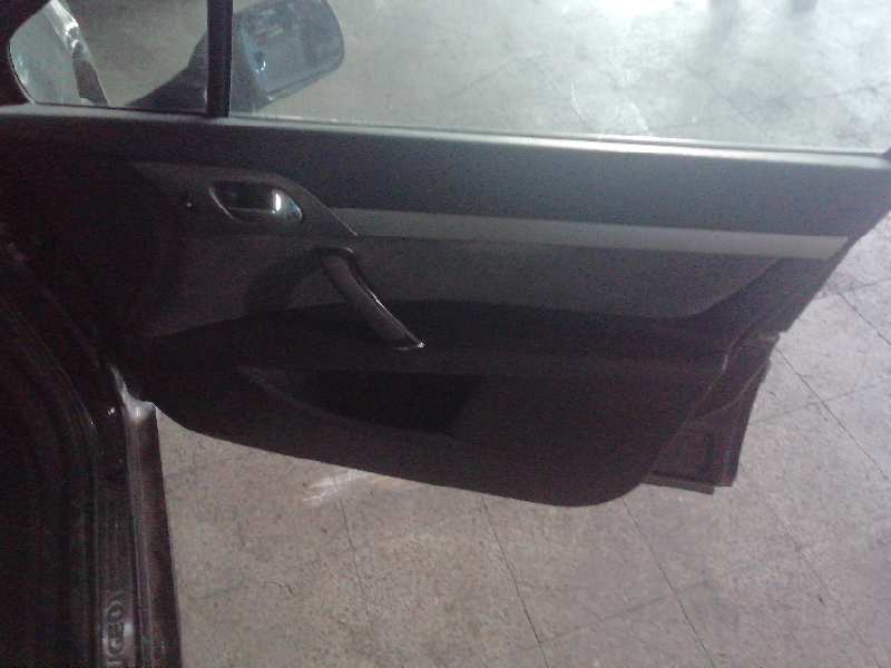 ELEVALUNAS DELANTERO DERECHO