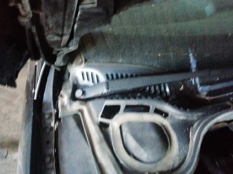 BRAZO LIMPIA DELANTERO DERECHO