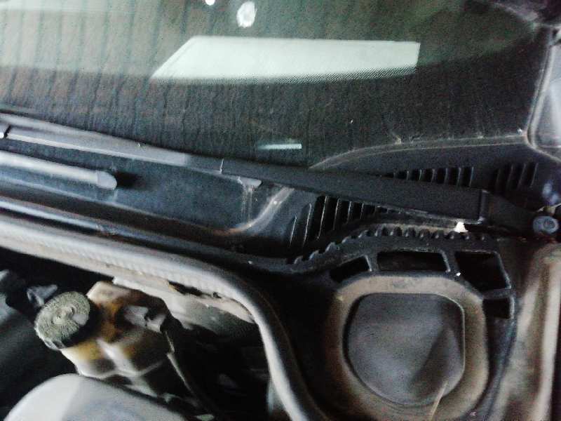 BRAZO LIMPIA DELANTERO IZQUIERDO