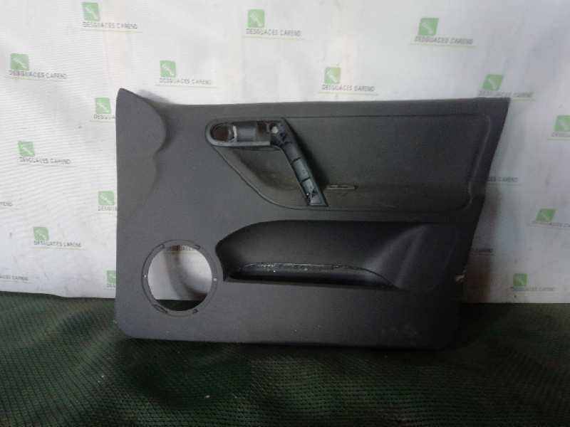 GUARNECIDO PUERTA DELANTERA DERECHA