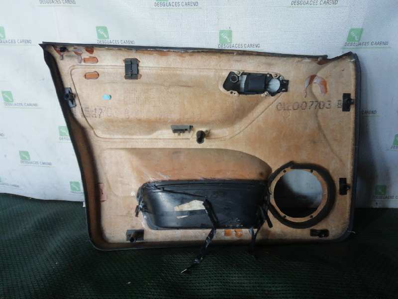 GUARNECIDO PUERTA DELANTERA DERECHA